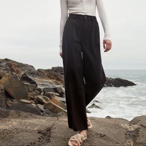 Aritzia Wilfred Free Effortless Jean Black - Pleated jeans wide leg - size 10